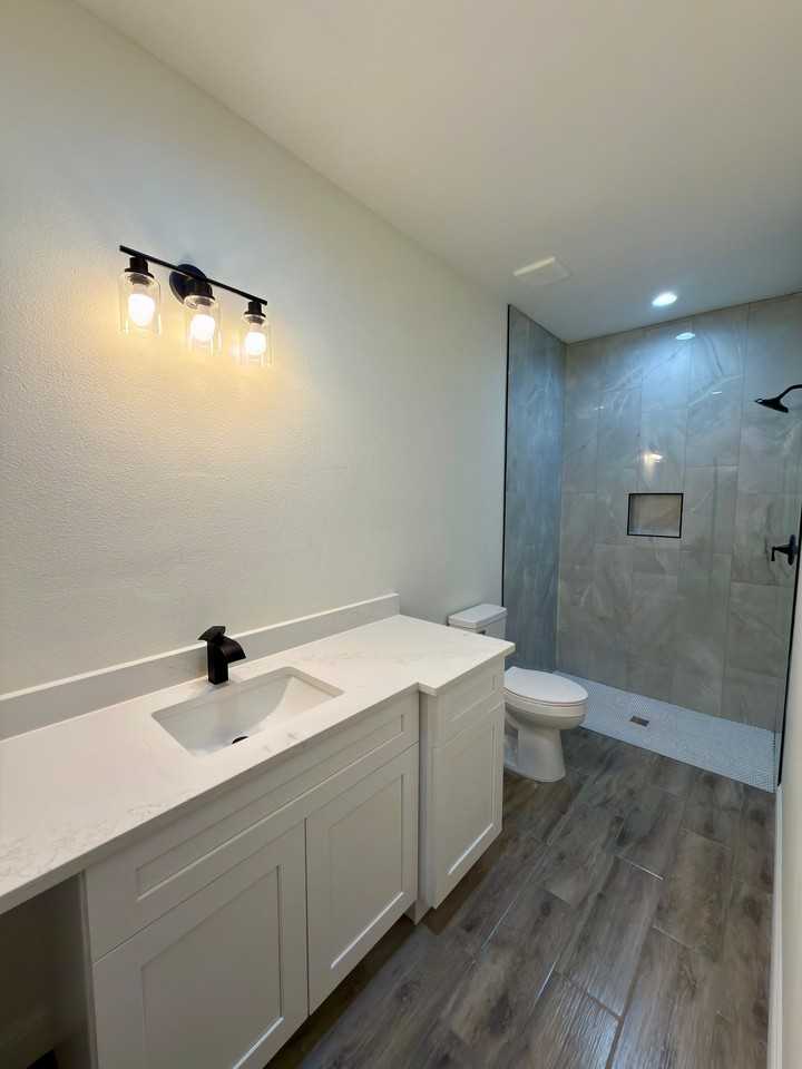 690 Shell St #1 - Photo 6 of 10