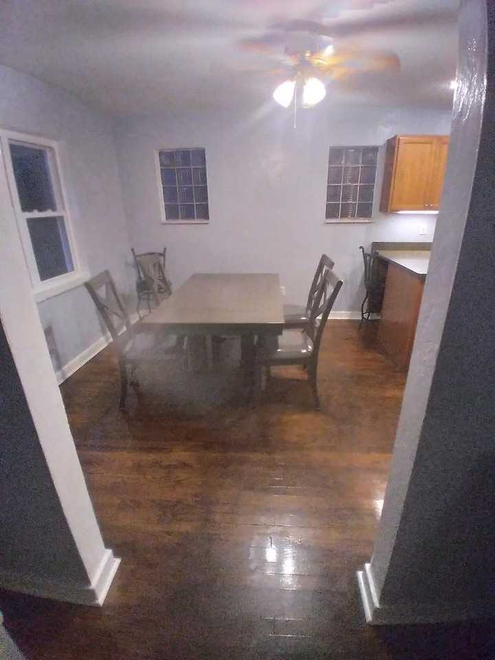 406 Elizabeth St - Photo 2 of 6