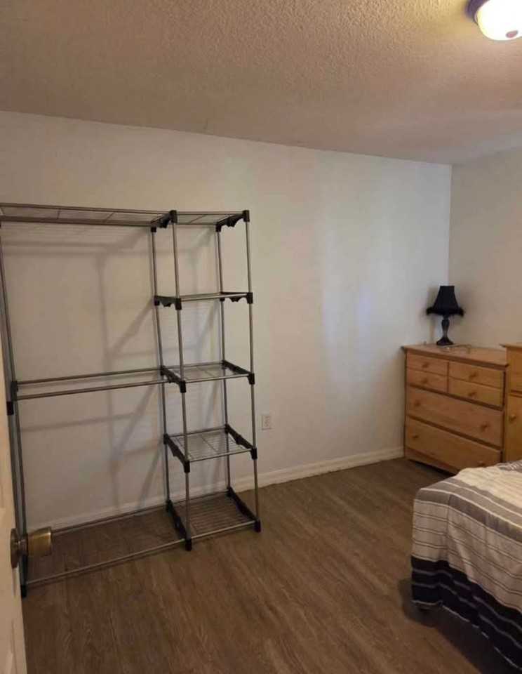 831 School St - Photo 2 of 3