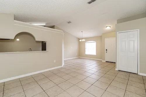 6411 Golfview Ave - Photo 2 of 10