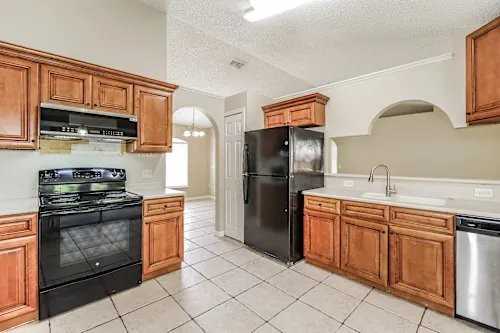 6411 Golfview Ave - Photo 6 of 10