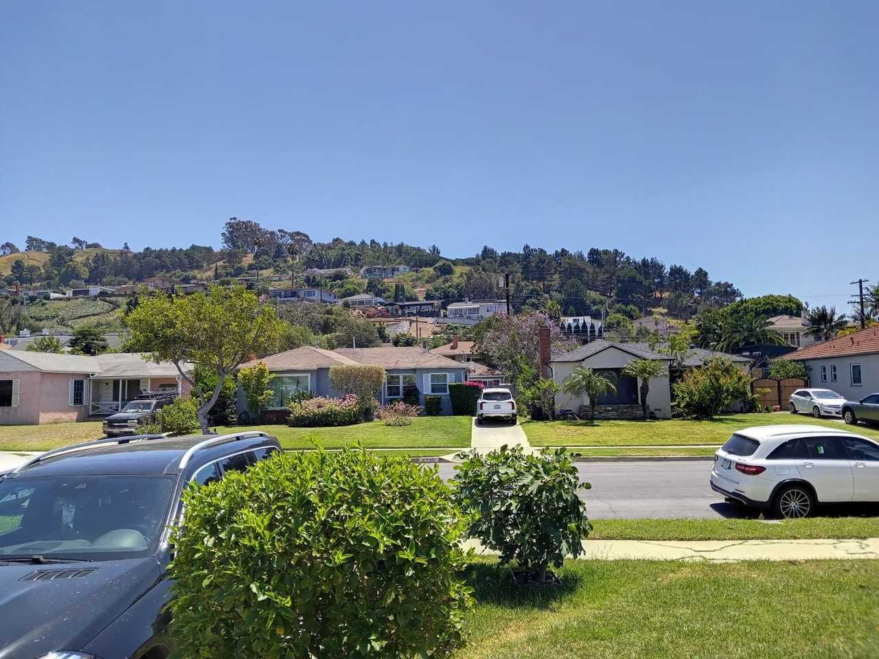 5735 Coliseum St - Photo 5 of 11