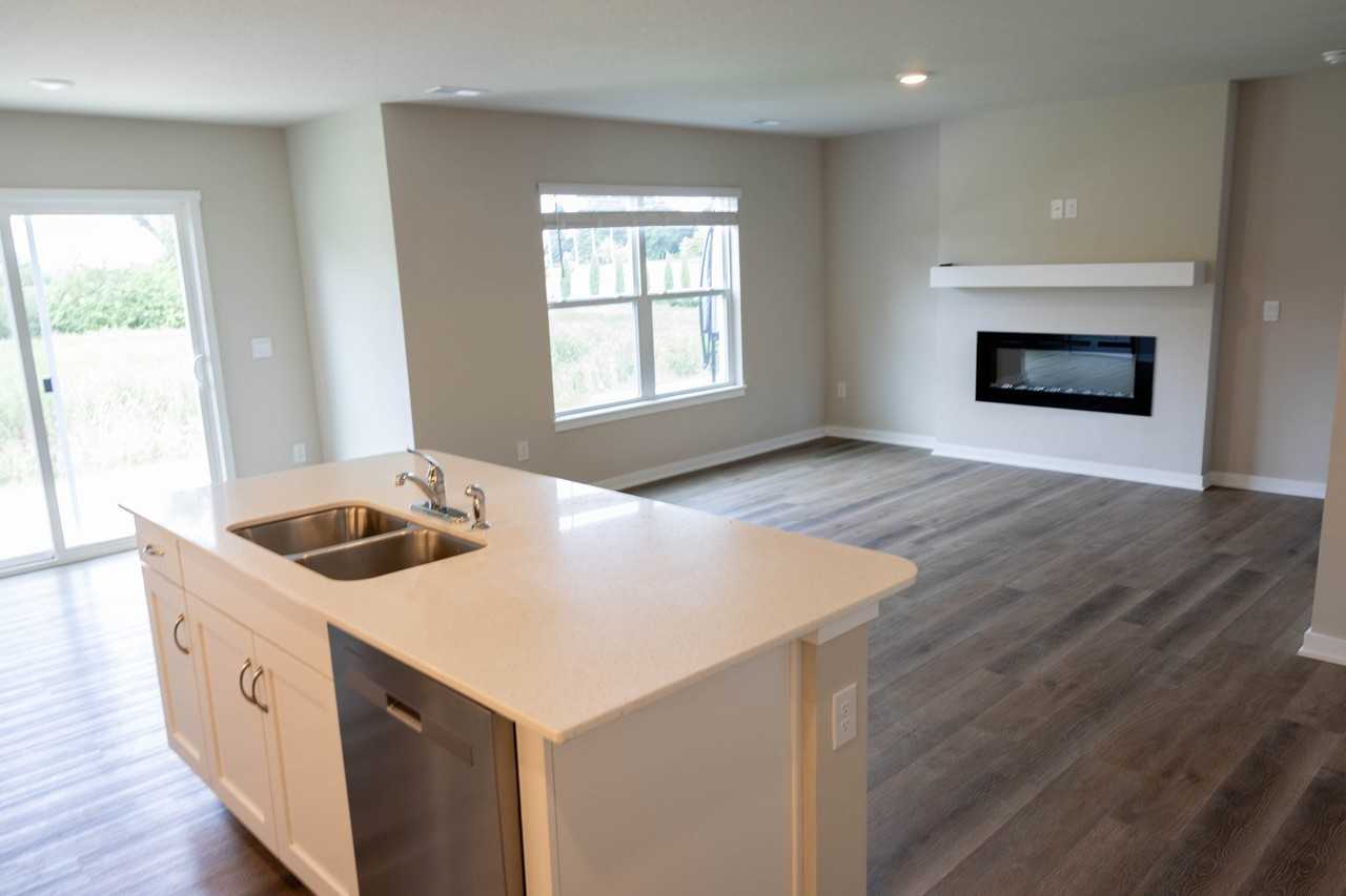 2569 Se Hawkins Dr - Photo 3 of 20