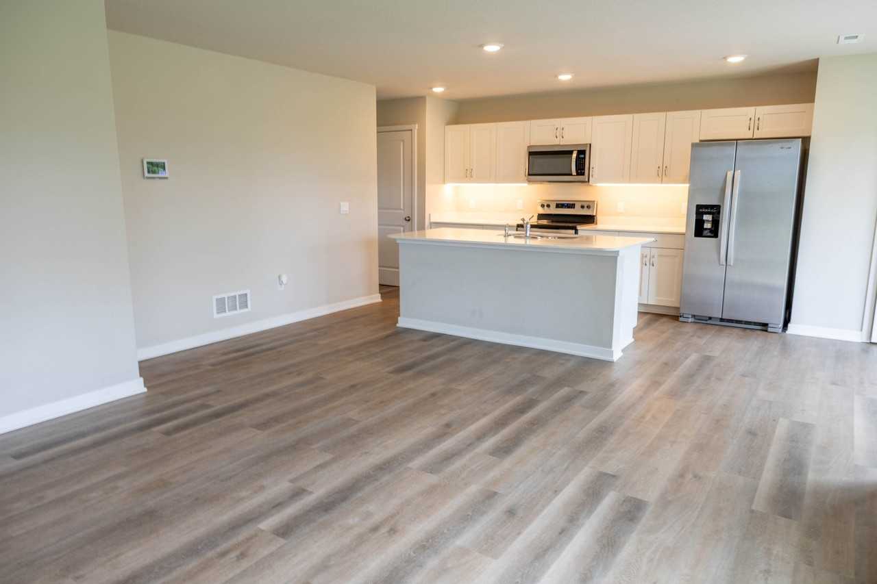 2569 Se Hawkins Dr - Photo 5 of 20