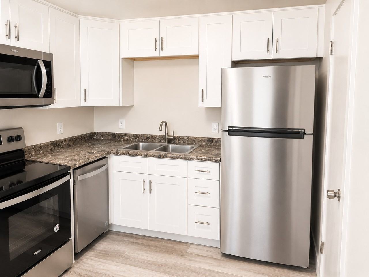 2117 E St #C - Photo 3 of 14