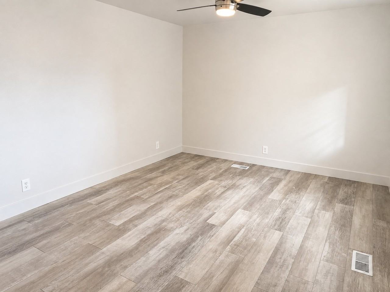 2117 E St #C - Photo 6 of 14