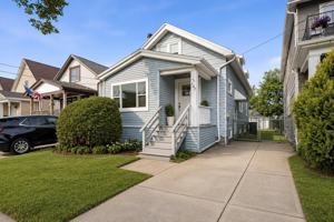 featured image of 107 Ullman St