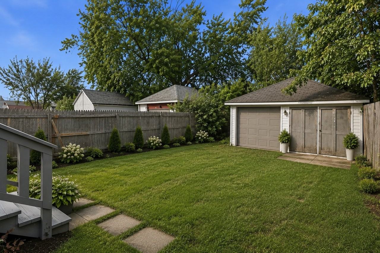 107 Ullman St - Photo 4 of 19
