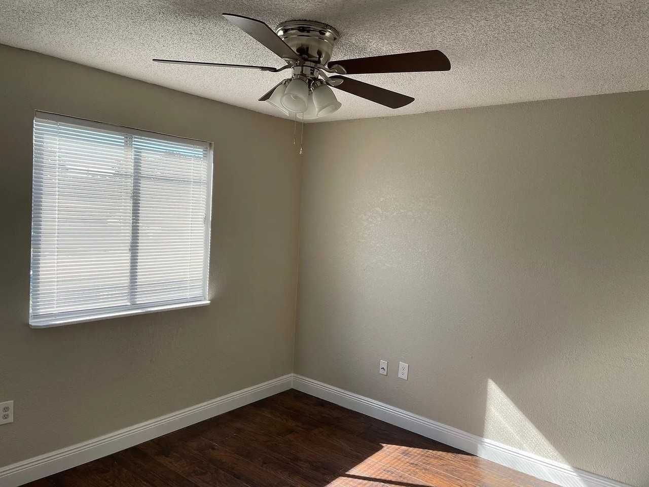 1675 Sailpoint Dr - Photo 3 of 7