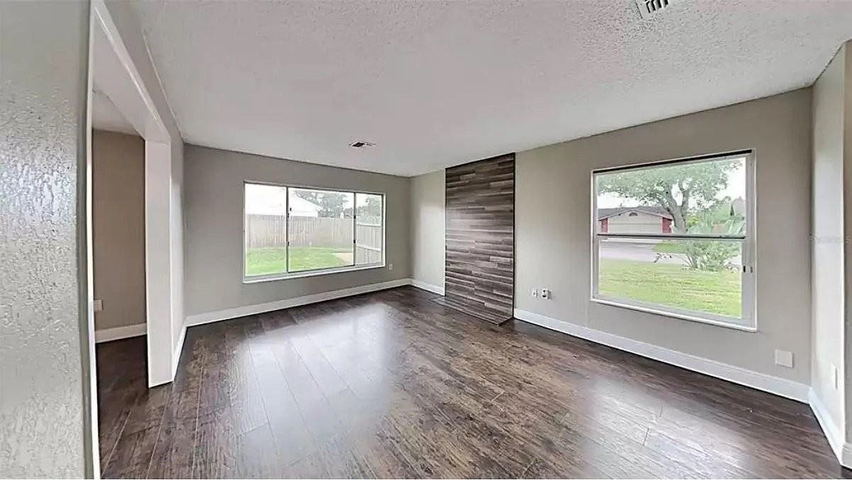 1675 Sailpoint Dr - Photo 5 of 7
