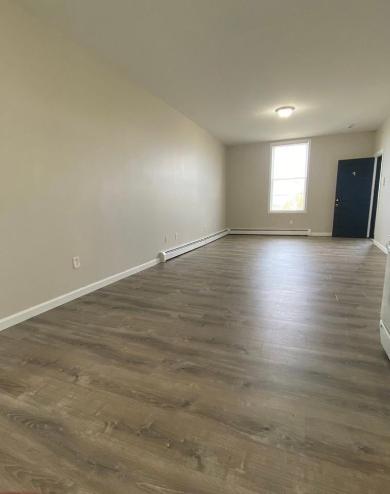 663 Middle St - Photo 5 of 5