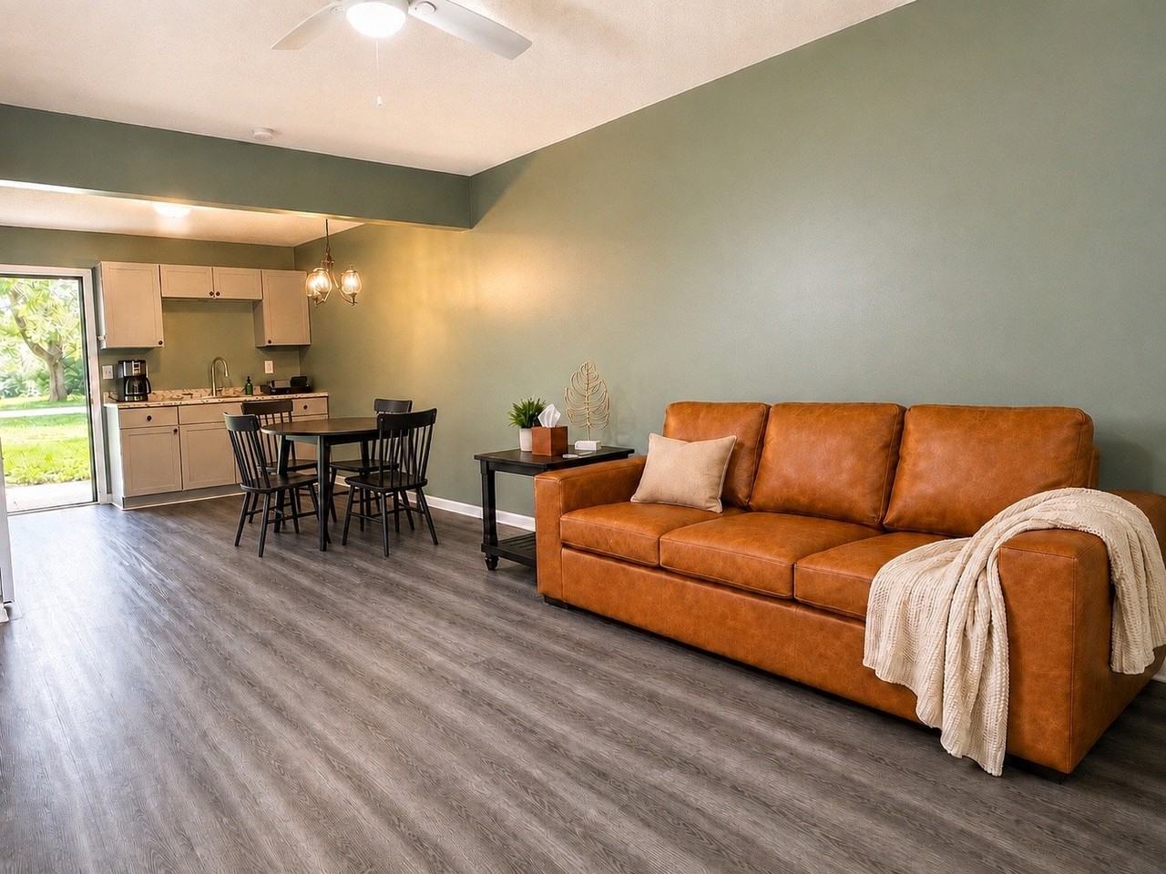 262 Walnut St - Photo 4 of 8