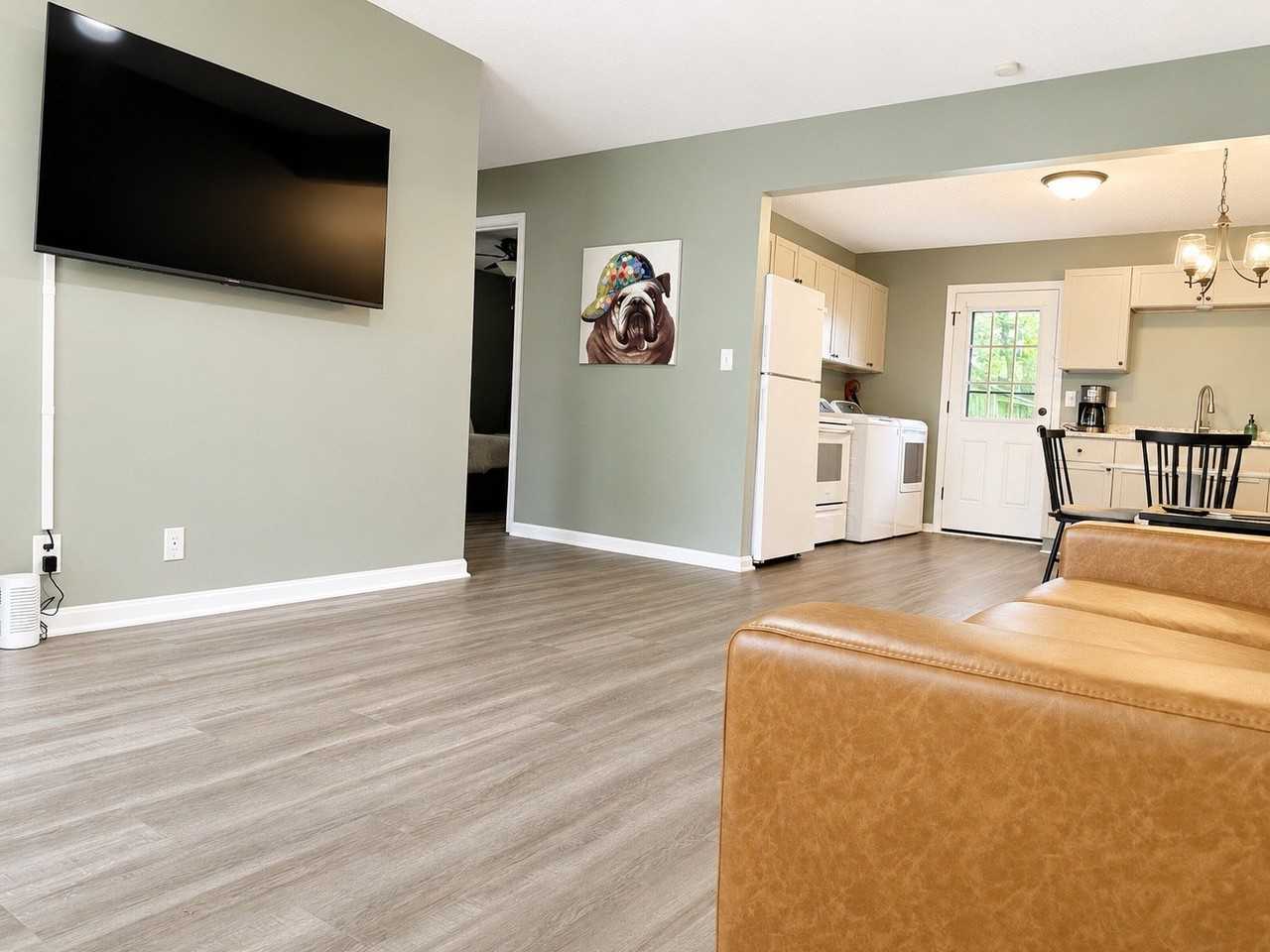 262 Walnut St - Photo 6 of 8