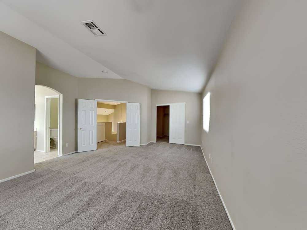 3122 S Penrose Ct - Photo 4 of 10