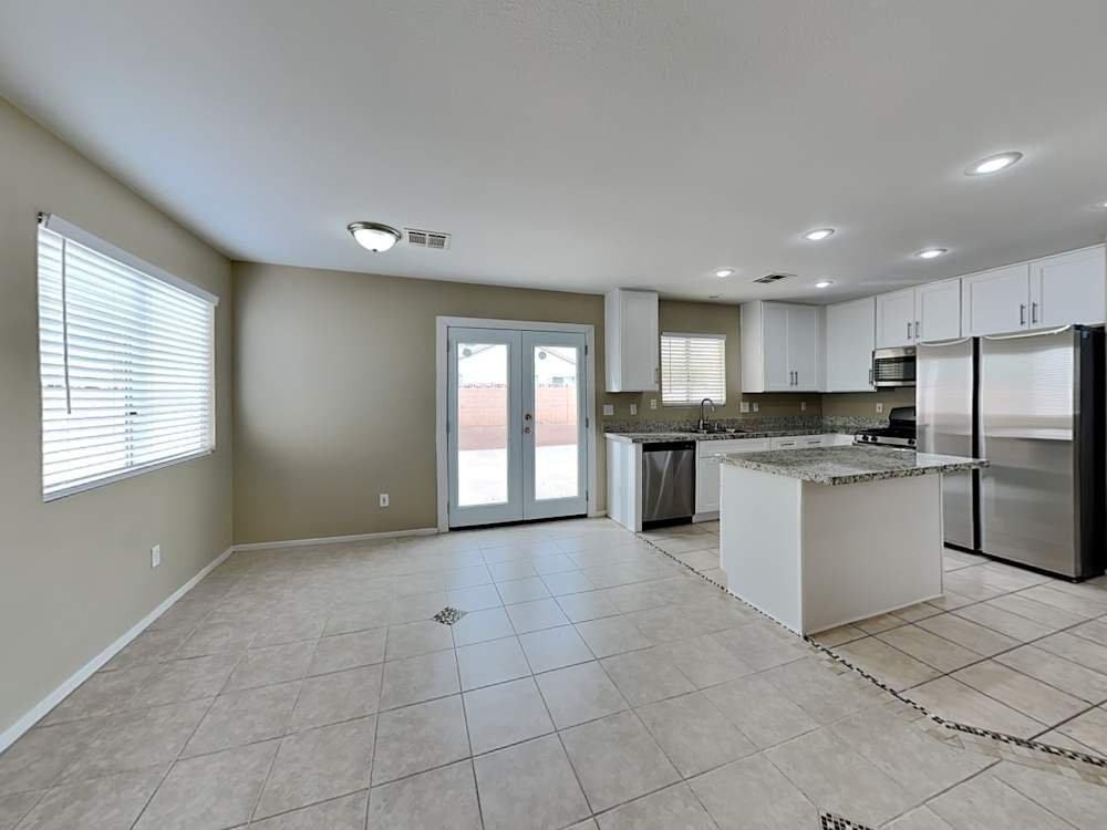 3122 S Penrose Ct - Photo 7 of 10