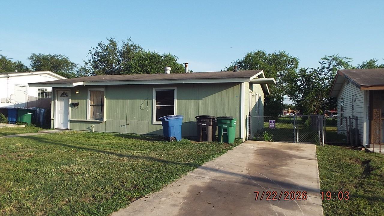 258 Brandywine Ave - Photo 2 of 10