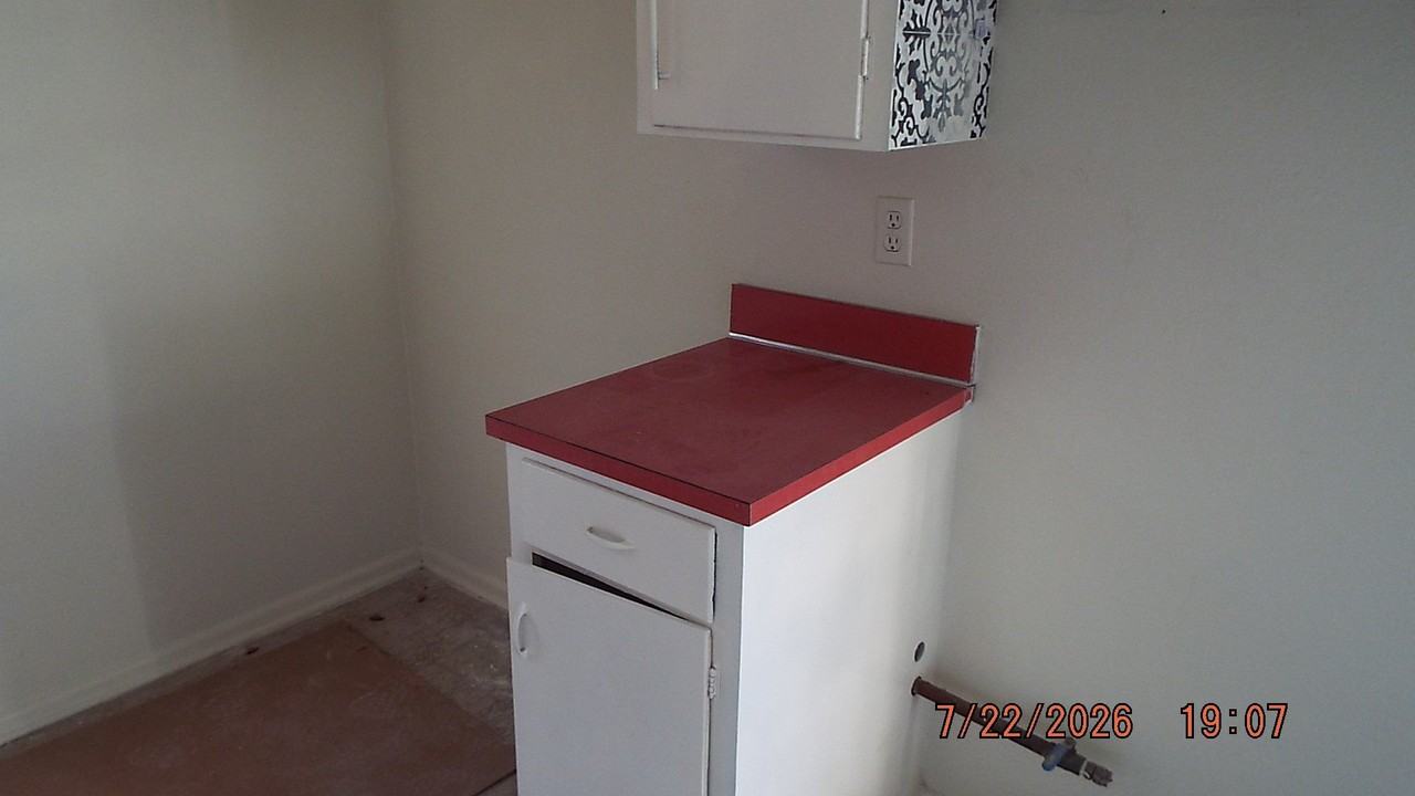 258 Brandywine Ave - Photo 5 of 10