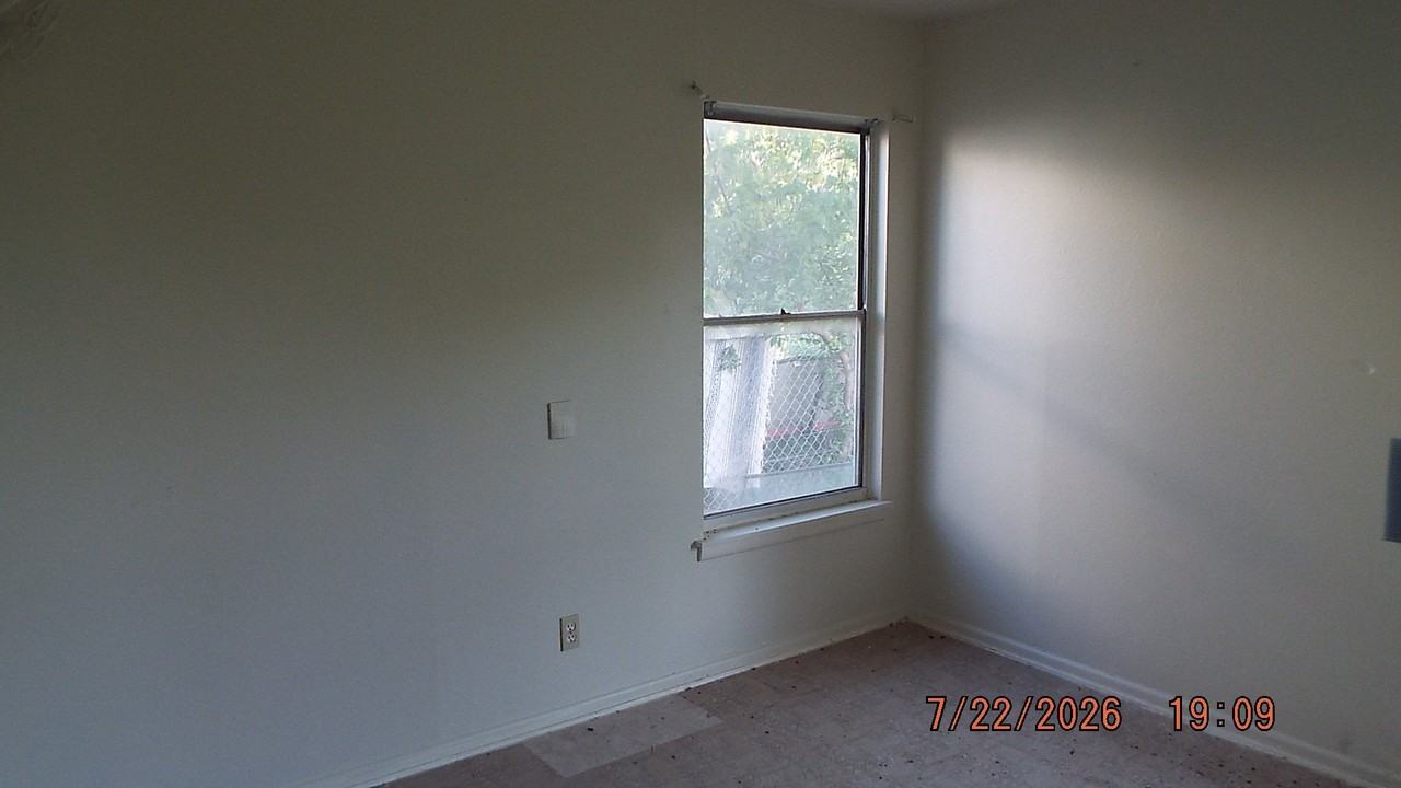 258 Brandywine Ave - Photo 6 of 10
