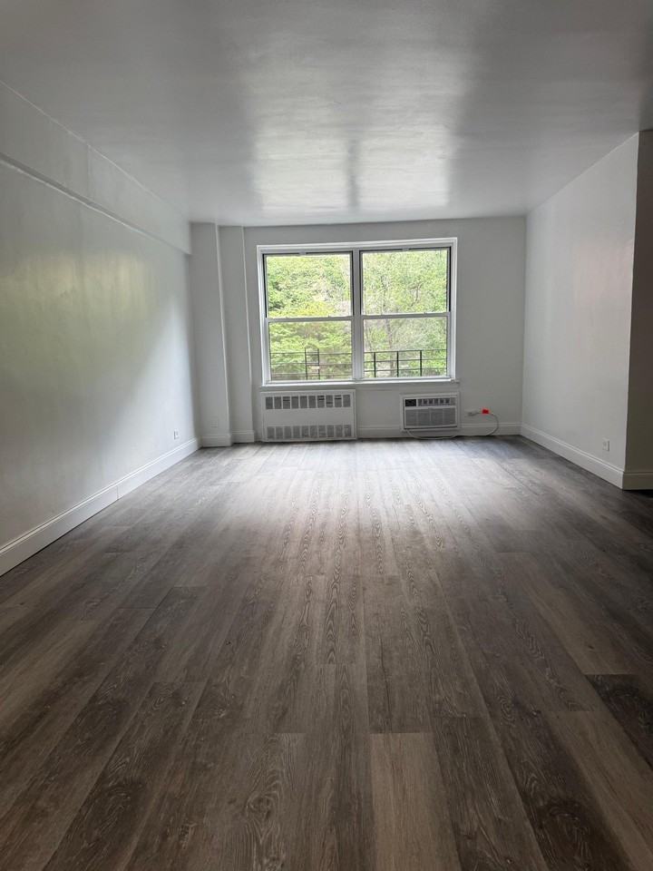 2661 Marion Ave #2