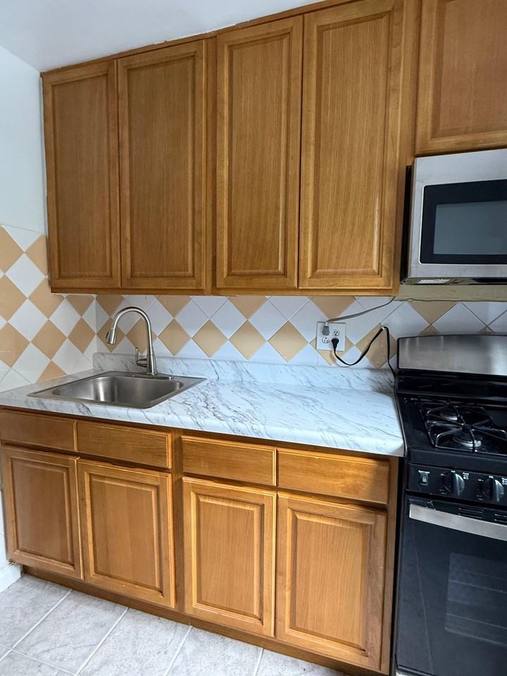 2661 Marion Ave #2 - Photo 5 of 15