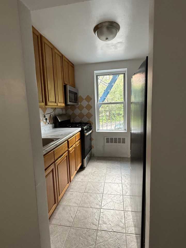 2661 Marion Ave #2 - Photo 6 of 15