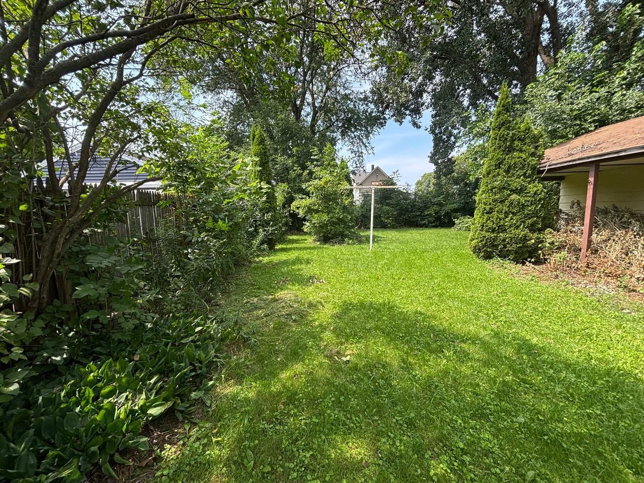 532 60th St - Photo 4 of 10