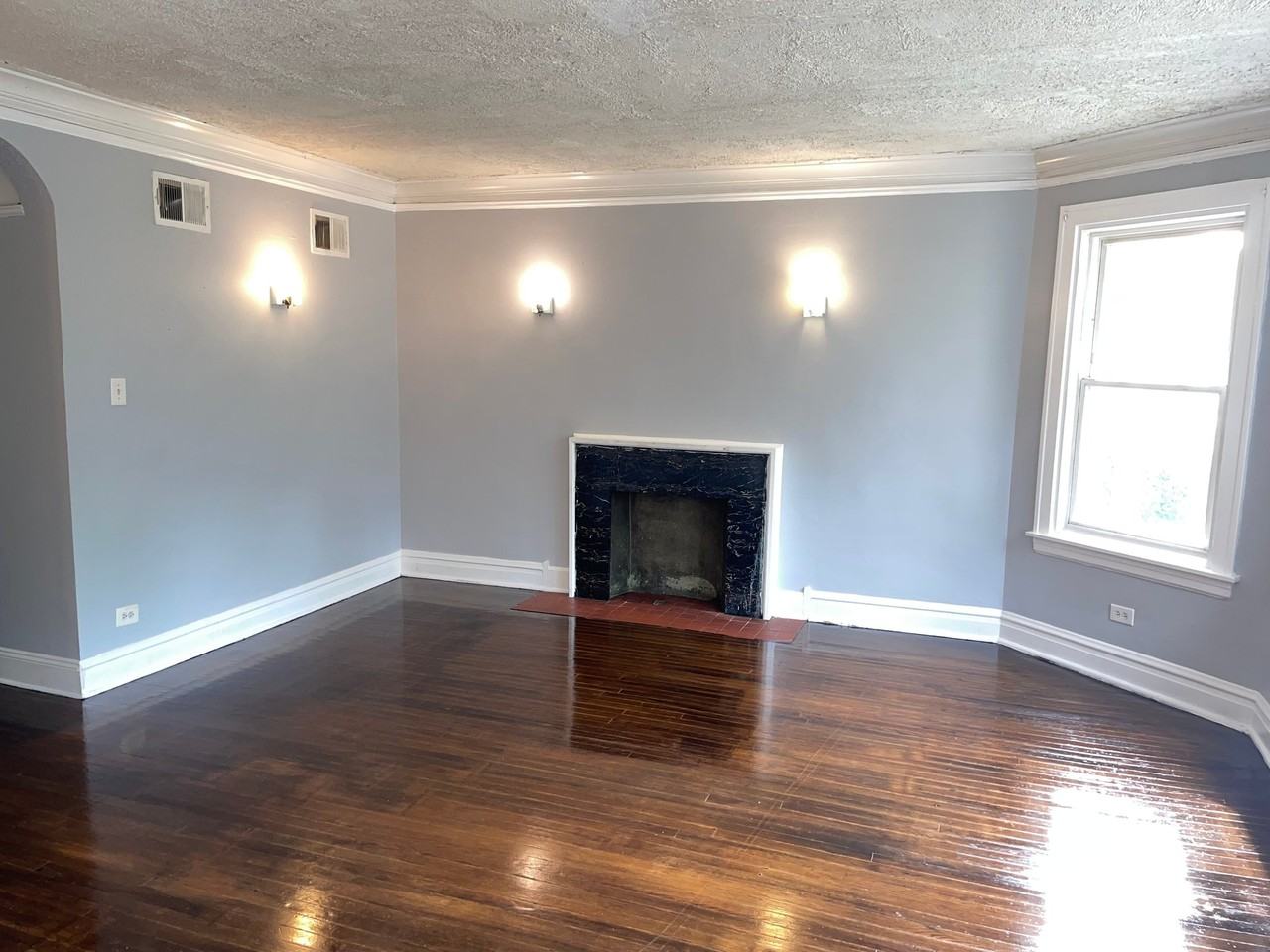 1349 W Garfield Blvd #1 - Photo 4 of 20