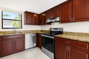 202 Lakewood Dr Apt 11b - Photo 1 of 1