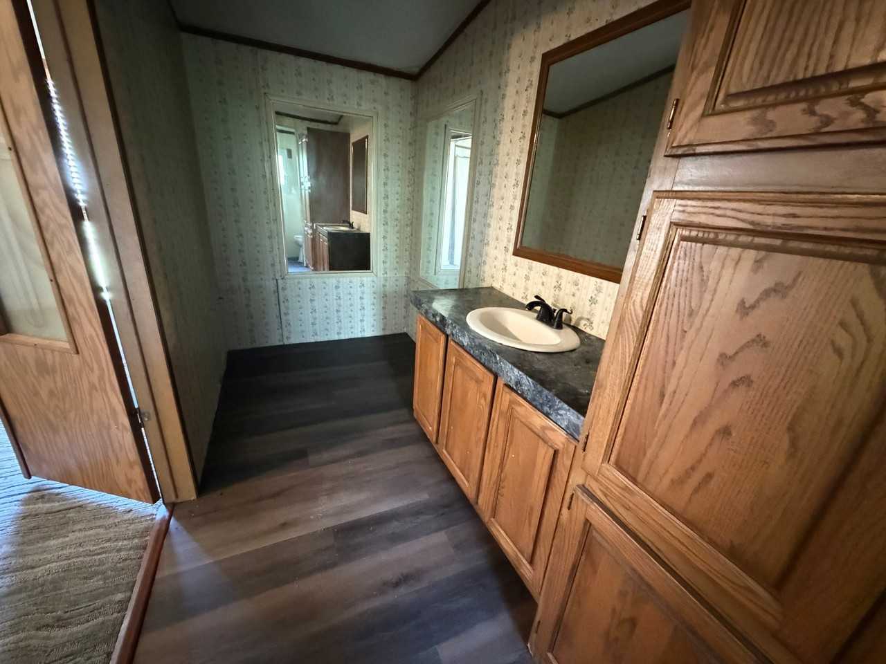 183 Ainsley Ave - Photo 4 of 12