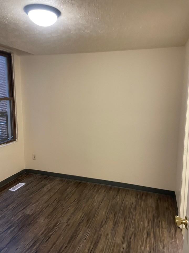 2150 Staebler St - Photo 2 of 8