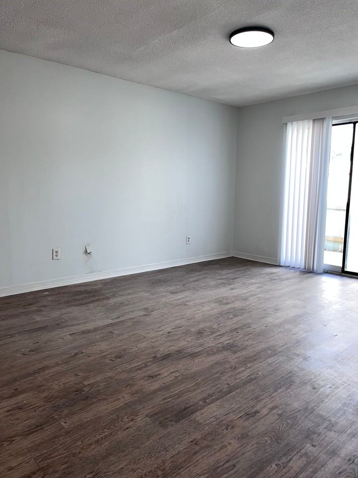 50 Fulton Ave - Photo 2 of 8