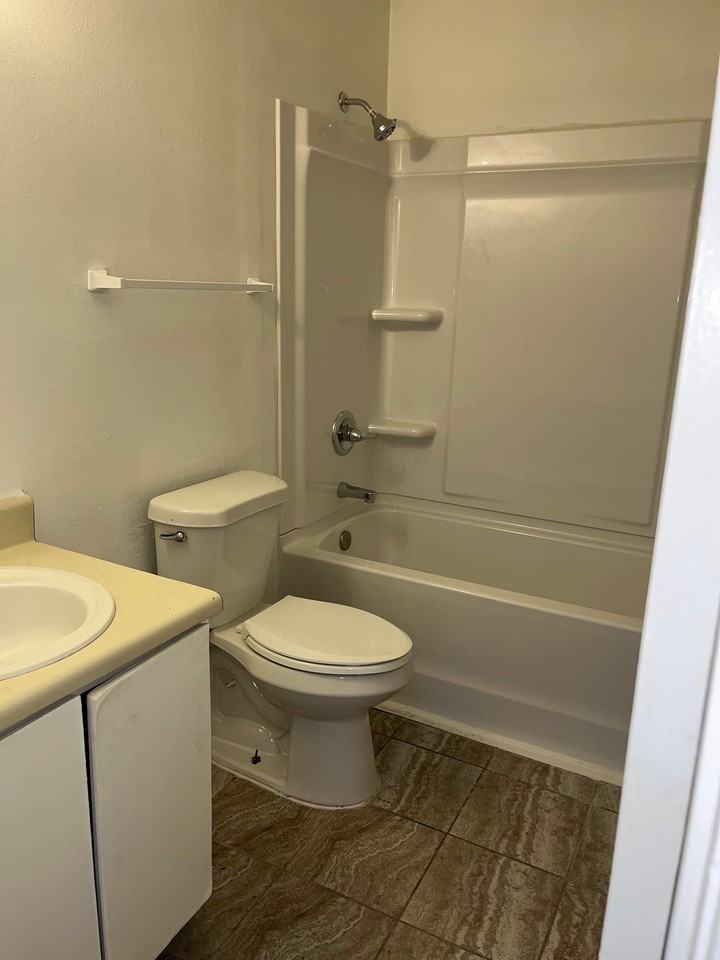 50 Fulton Ave - Photo 5 of 8