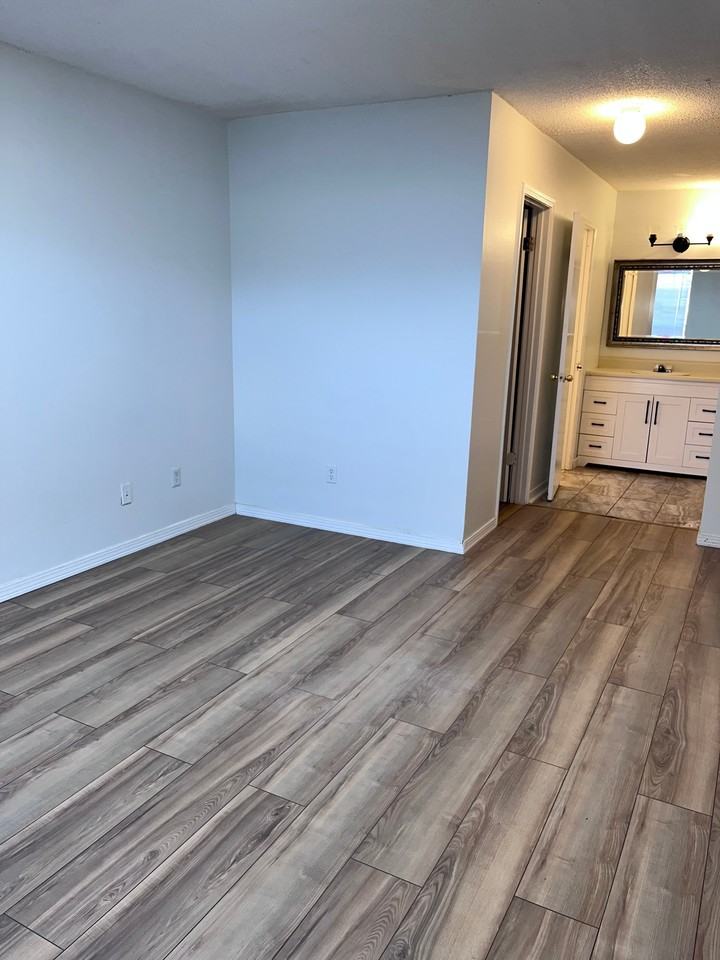 50 Fulton Ave - Photo 6 of 8