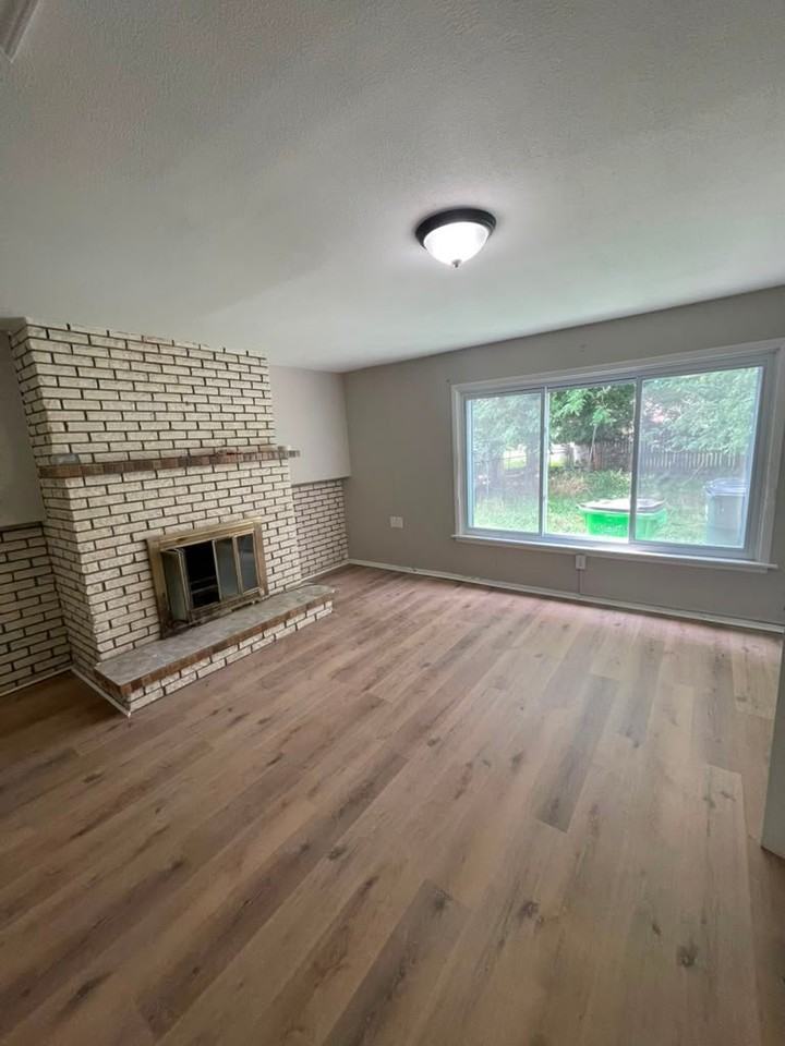 720 E 258th St - Photo 7 of 19