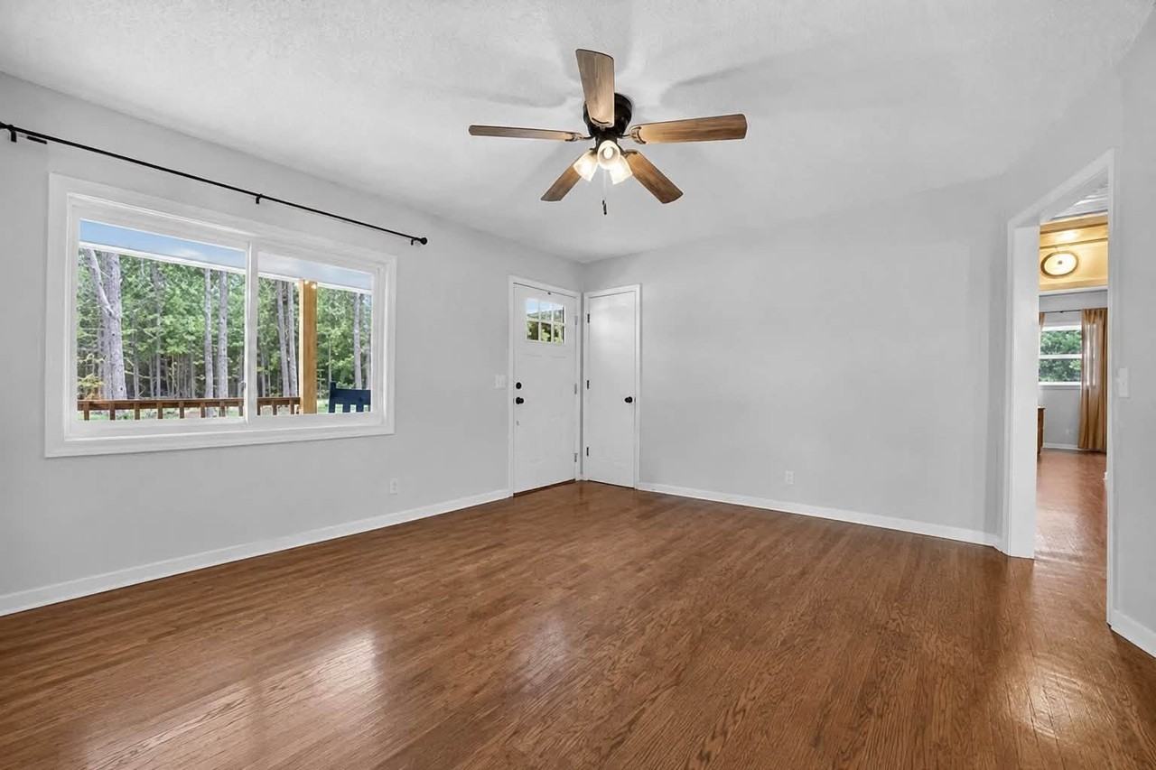 125 Patricia Ave - Photo 2 of 20