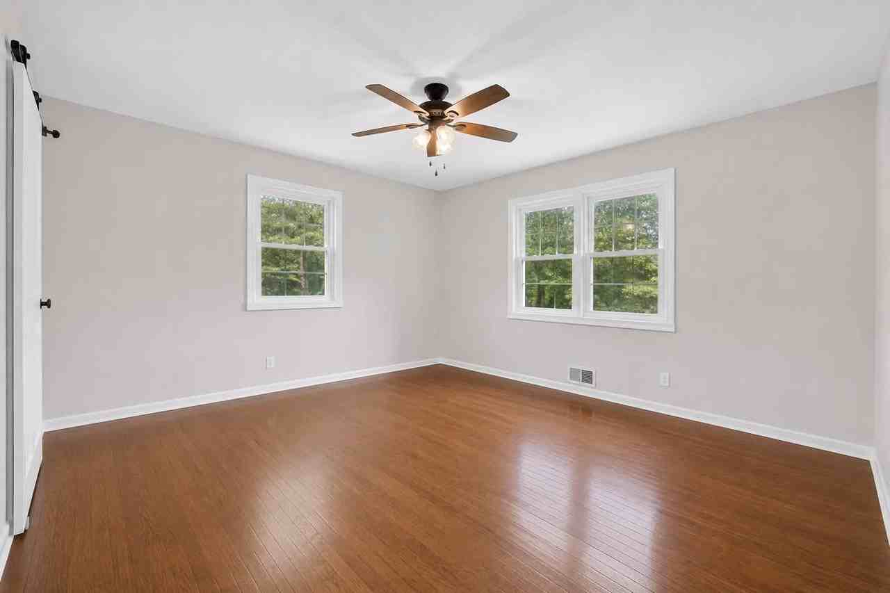 125 Patricia Ave - Photo 5 of 20