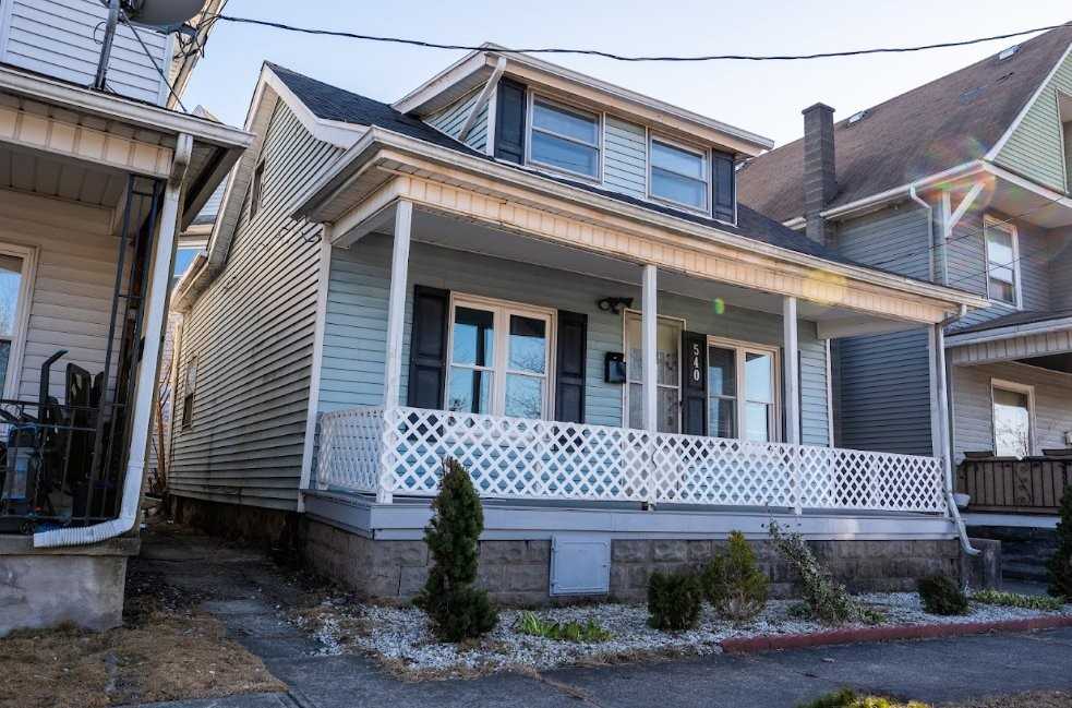 540 Front St - Photo 2 of 21