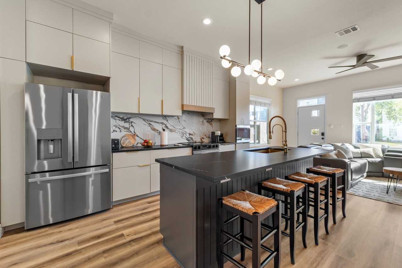 117 E 32nd St - Photo 6 of 18