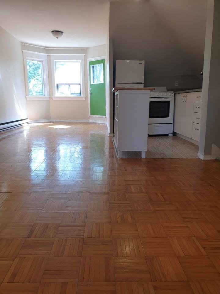Lennox St & Euclid Ave #3