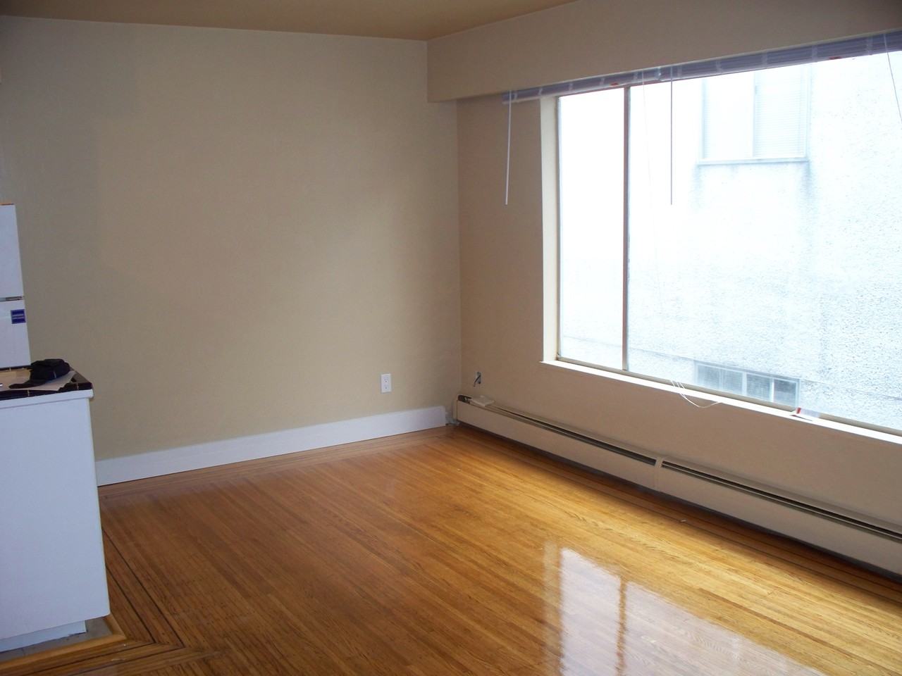 726 5th Avenue #302 - Photo 4 of 10