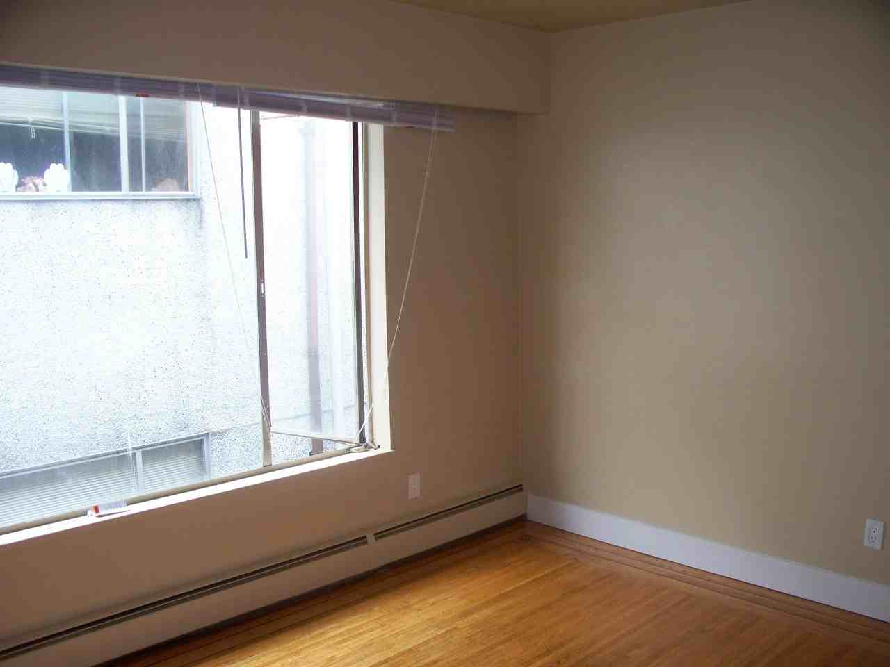 726 5th Avenue #302 - Photo 5 of 10