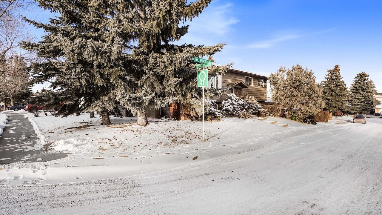 308 Berkshire Pl Nw - Photo 2 of 26