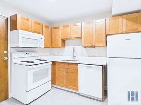 550 Washington St #212