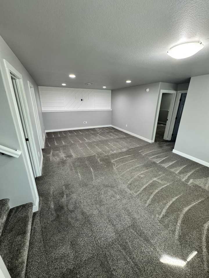 622 6th St E #NA - Photo 4 of 9
