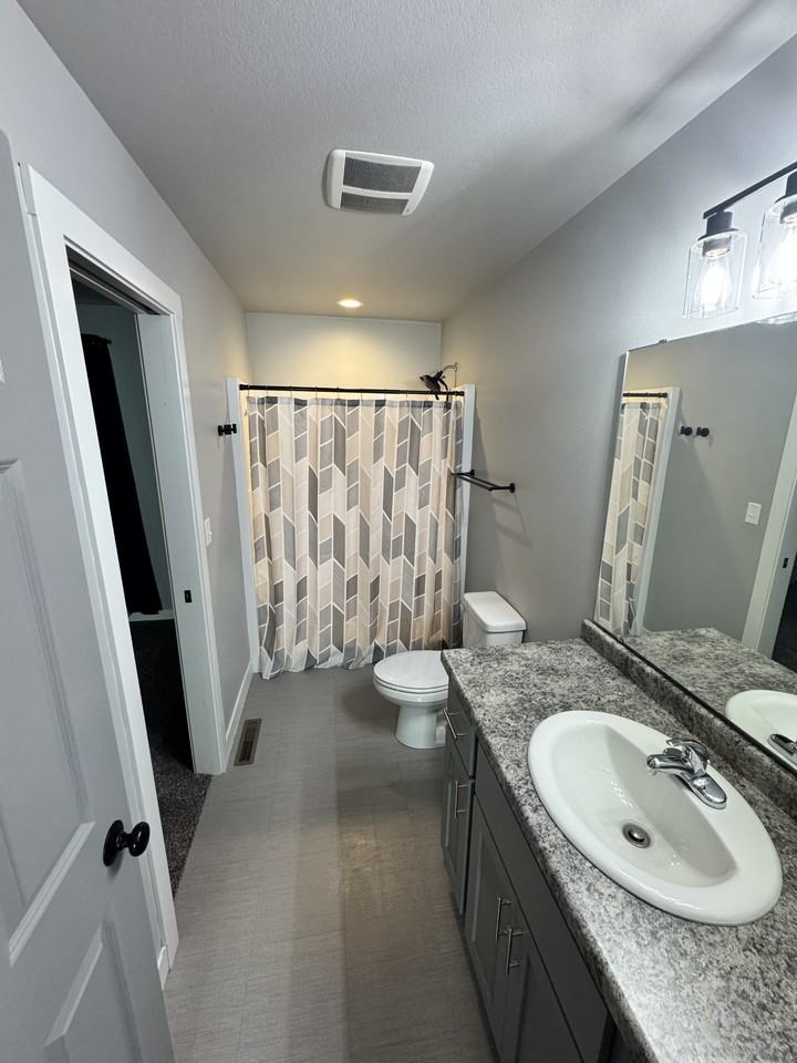 622 6th St E #NA - Photo 7 of 9