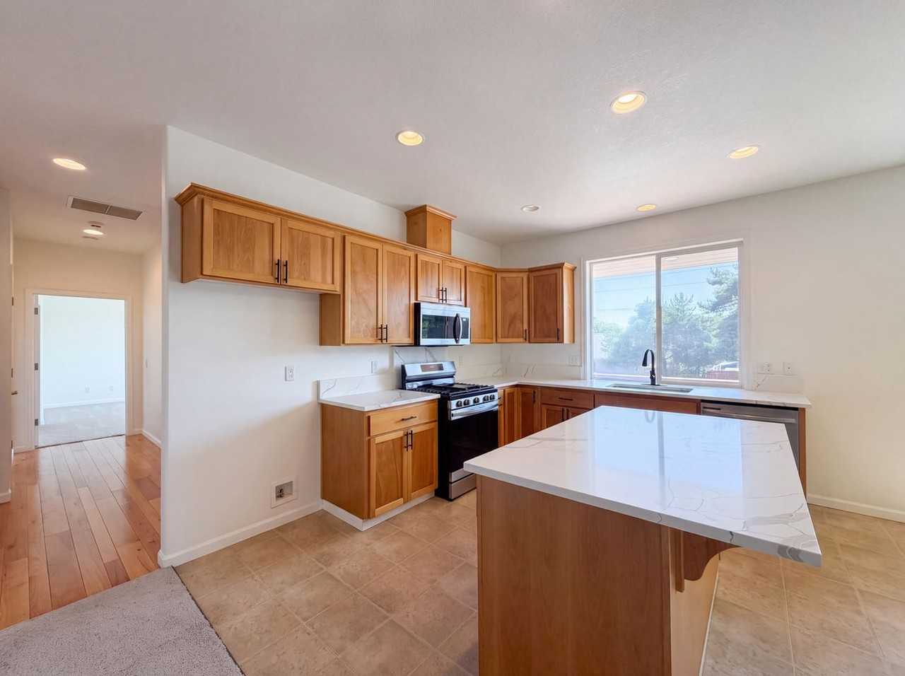 19016 Sw Jessica Way #NA - Photo 2 of 12
