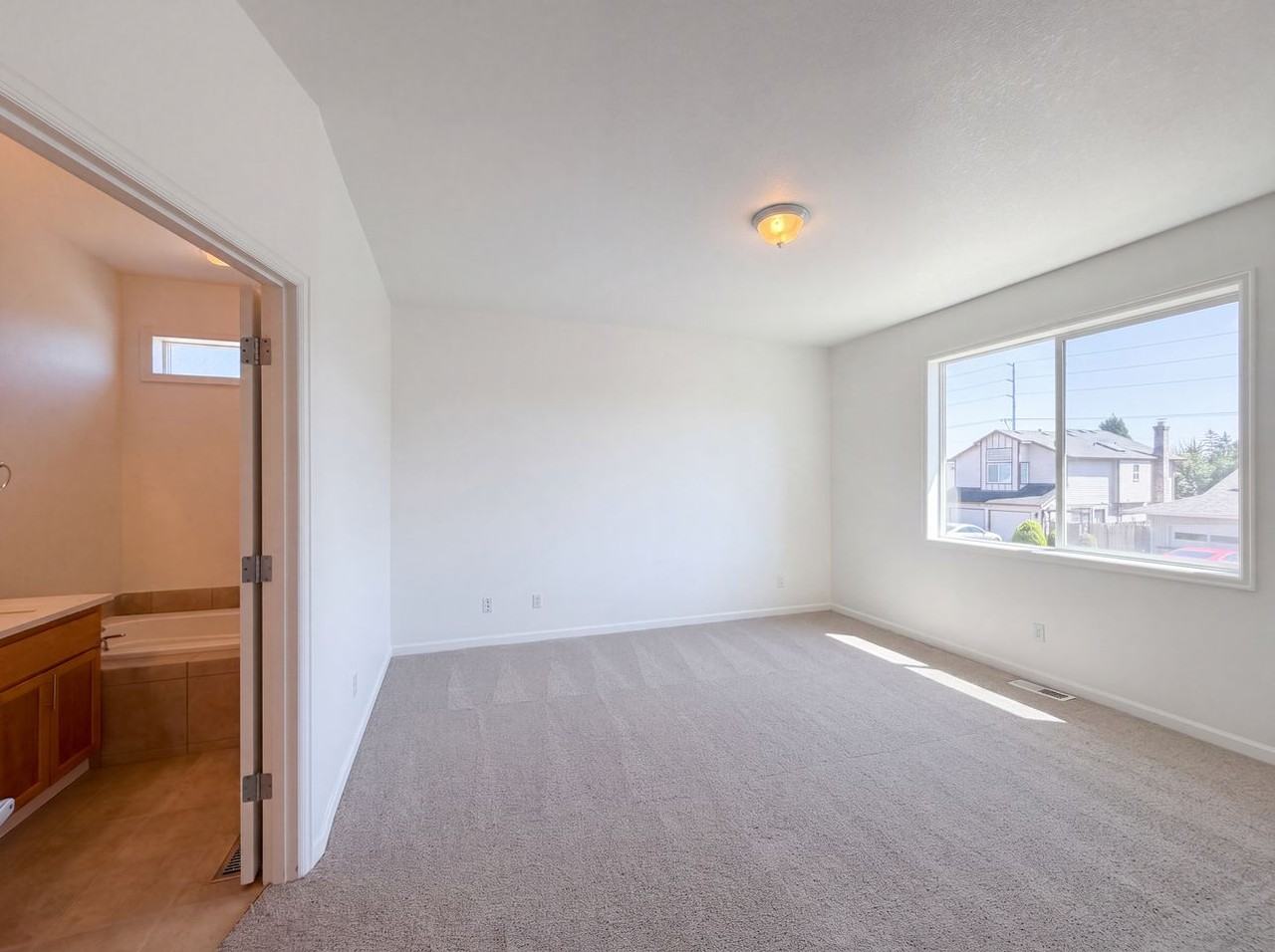 19016 Sw Jessica Way #NA - Photo 3 of 12
