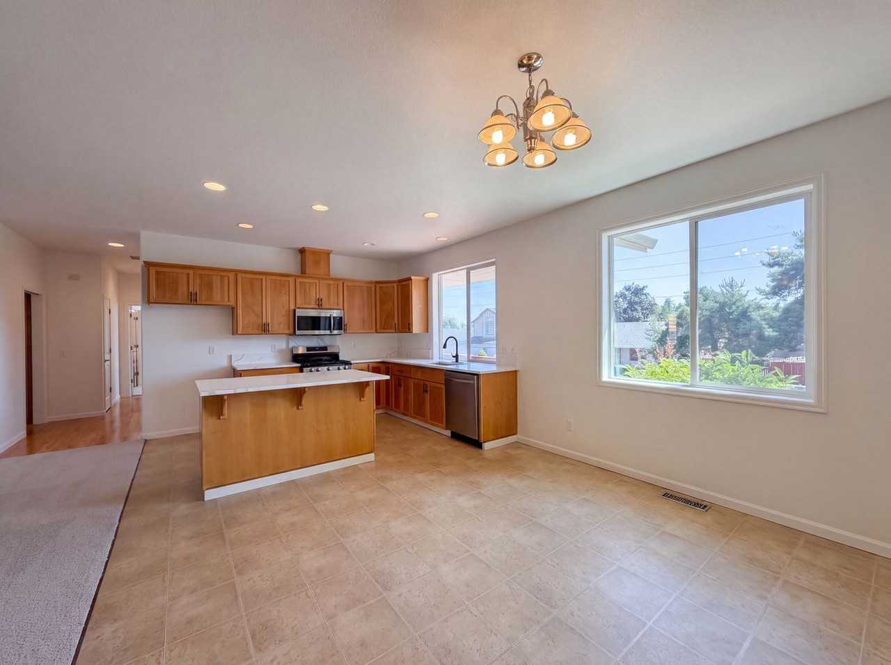 19016 Sw Jessica Way #NA - Photo 4 of 12