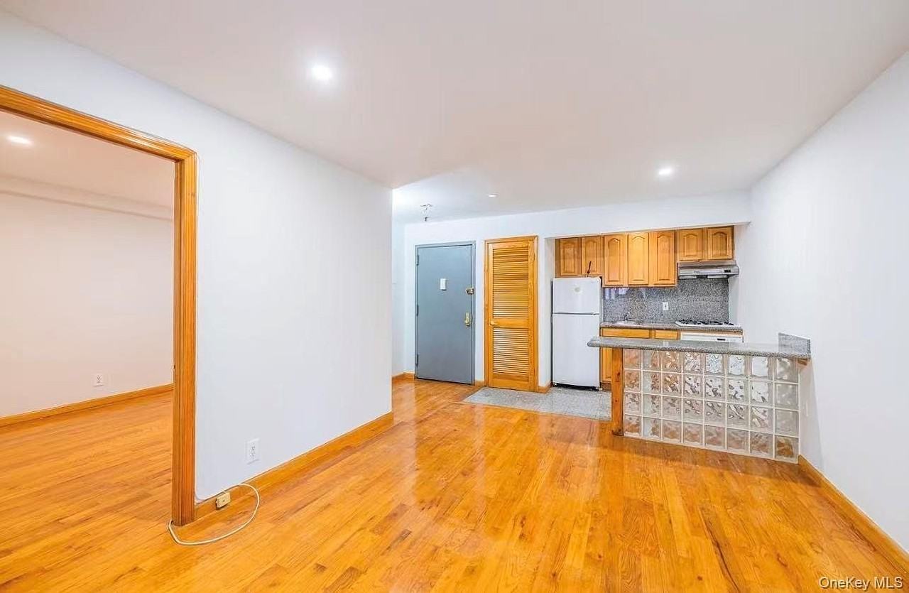 165 Elizabeth St #2L - Photo 2 of 12