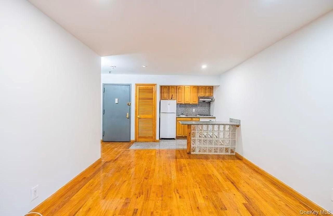 165 Elizabeth St #2L - Photo 7 of 12